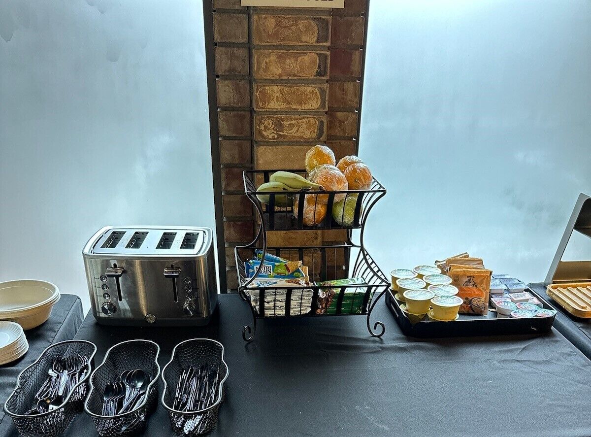 free daily continental breakfast