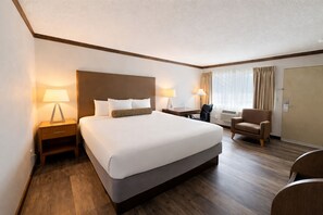 Standard Room, 1 King Bed | Hypo-allergenic bedding, iron/ironing board, free WiFi, bed sheets
