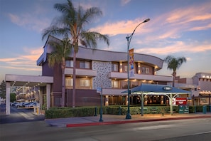 Exterior - Best Western Plus Park Place Inn - Mini Suites (Anaheim)