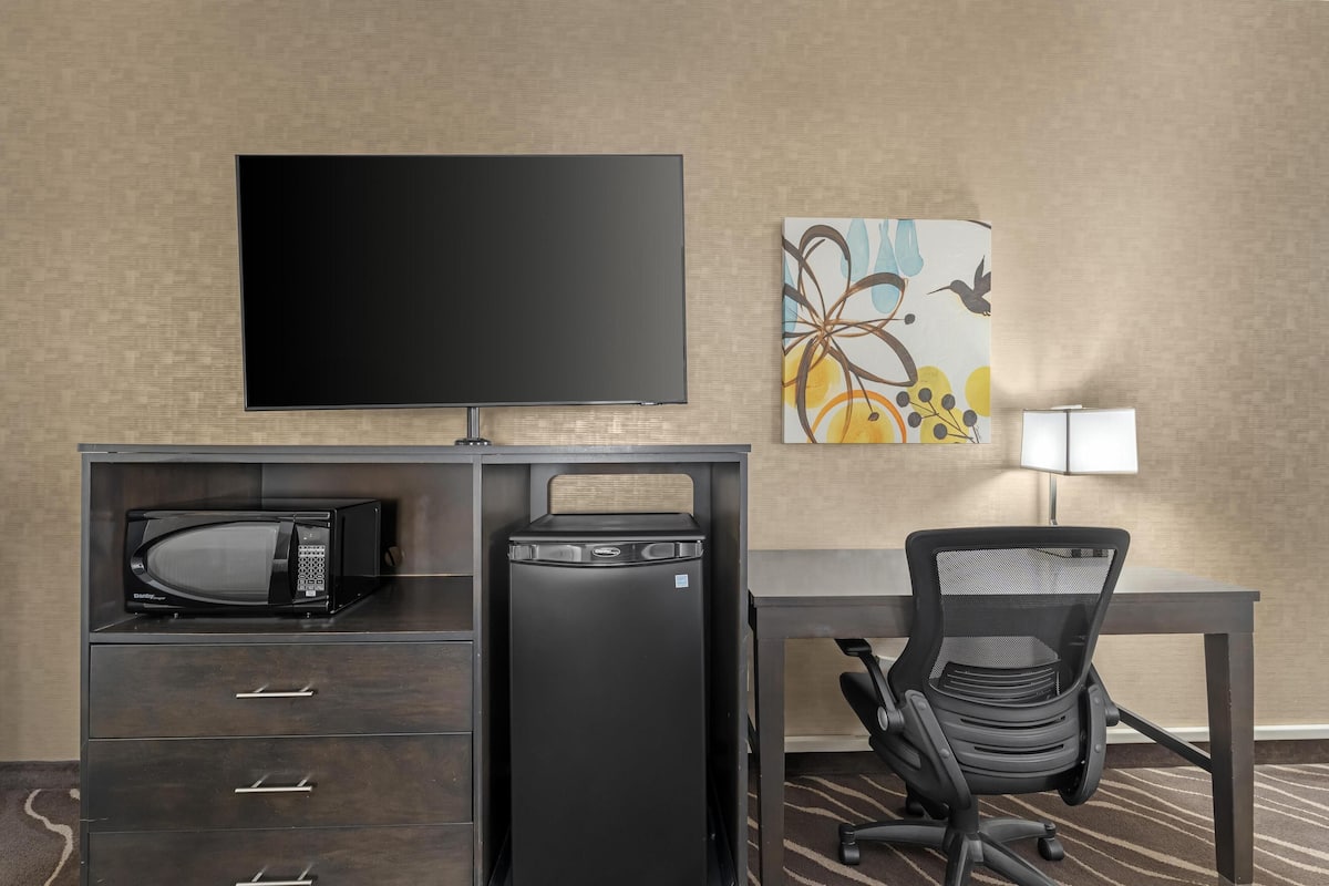 standard room, 2 queen beds, non smoking, refrigerator & microwave | desk, laptop workspace, iron/ironing board, free cots/infant beds