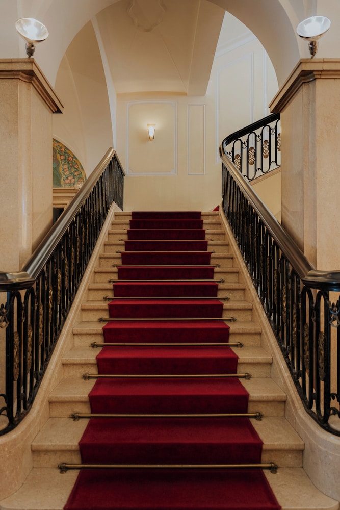 Parkhotel Laurin, member of WorldHotels Elite by null