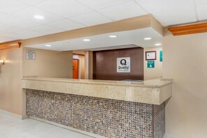 Lobby - Quality Inn Lumberton North (Lumberton)
