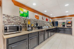 Free daily self-serve breakfast - Quality Inn Lumberton North (Lumberton)
