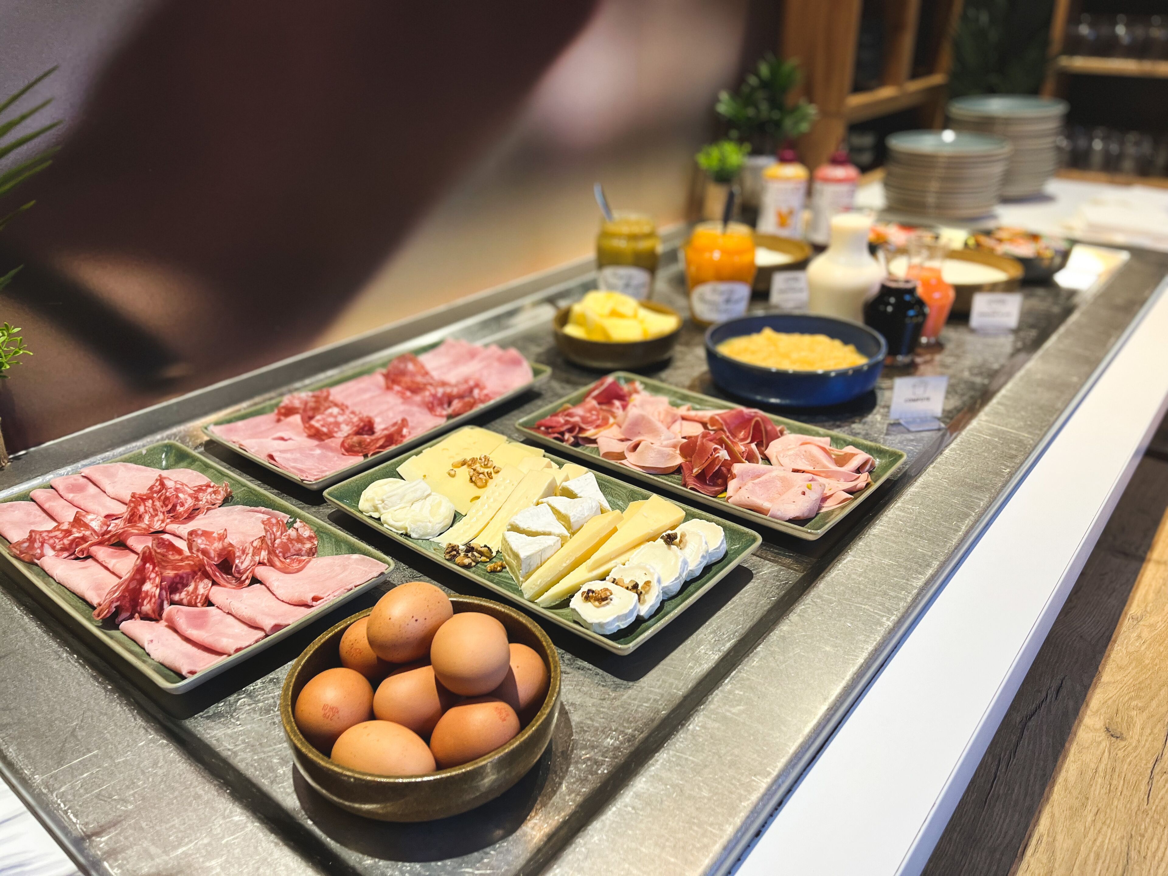 daily buffet breakfast (eur 12.90 per person)