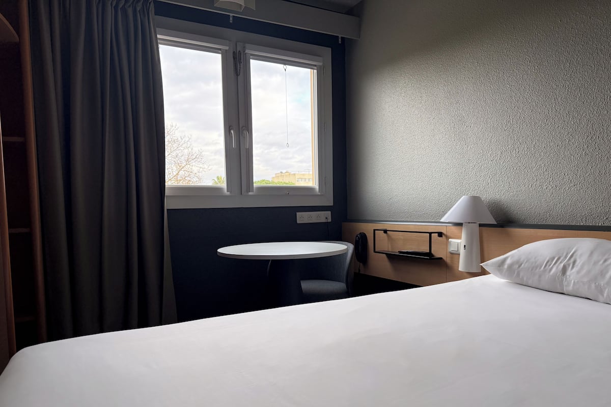 1 habitación, ropa de cama de alta calidad y escritorio