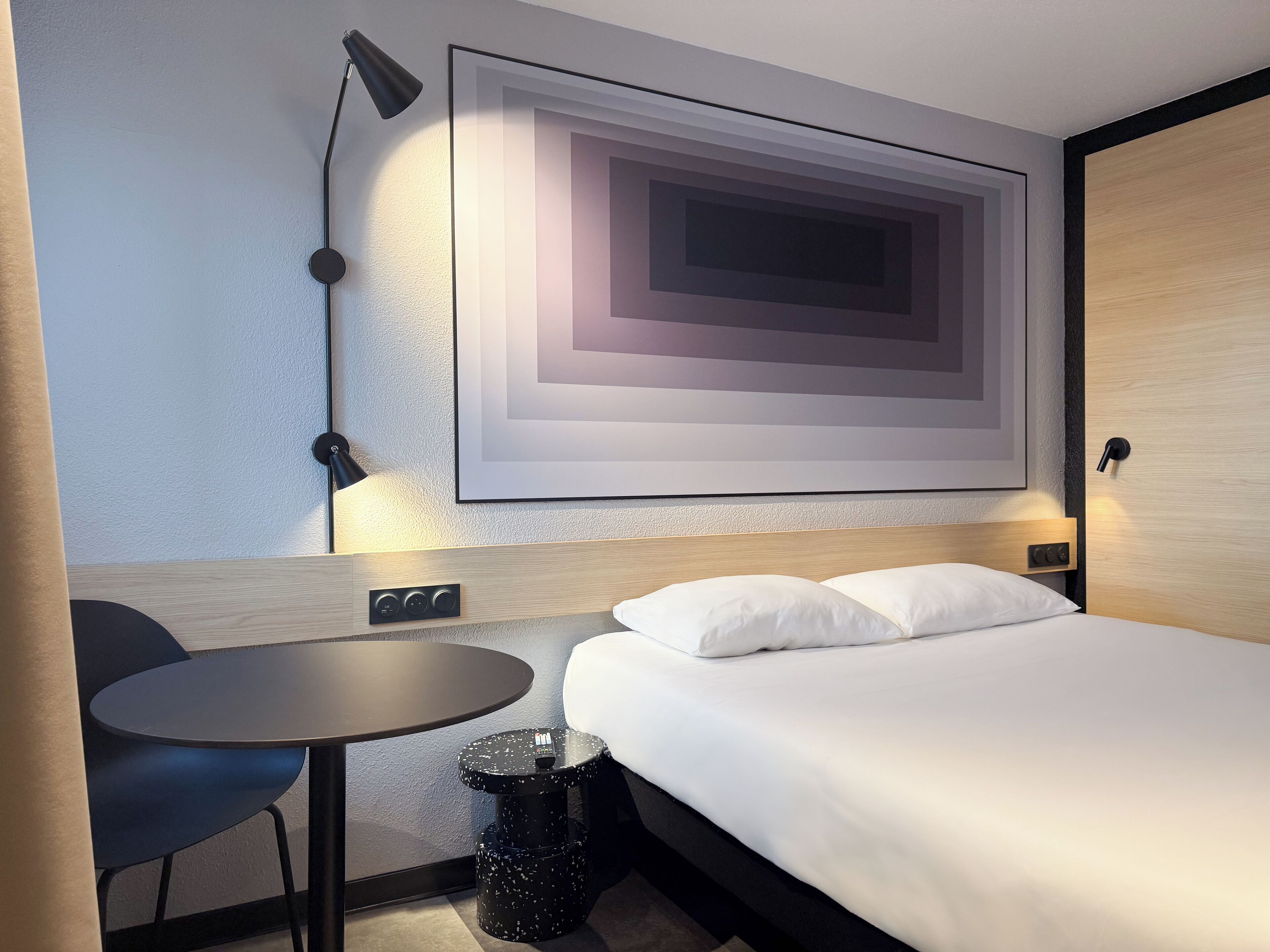 Standaard tweepersoonskamer, 1 tweepersoonsbed | 1 slaapkamer, luxe beddengoed, een bureau, geluiddichte muren