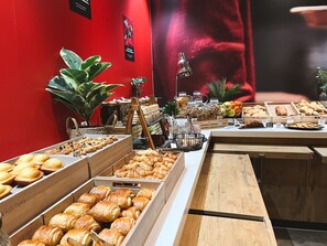 Daily buffet breakfast (EUR 12.90 per person)