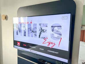 1 hálószoba, prémium ágynemű, íróasztal és hangszigetelés