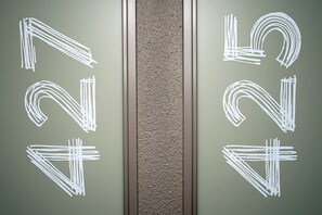 標準客房, 2 張單人床 | 高級寢具、書桌、隔音、免費無線上網