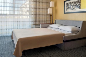 Premium bedding, in-room safe, desk, iron/ironing board