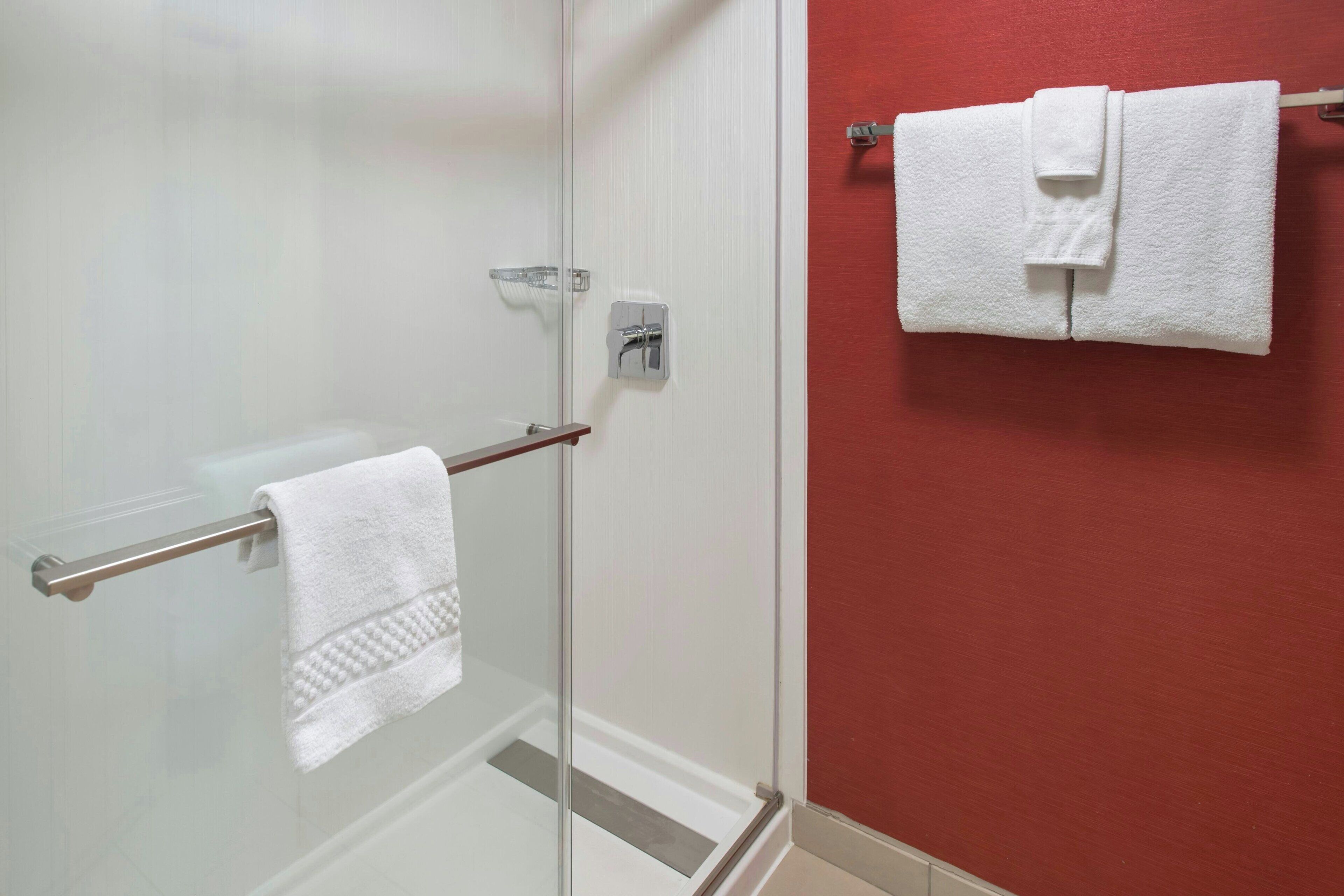 combined shower/bathtub, free toiletries, hair dryer, towels