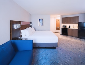 Hypo-allergenic bedding, in-room safe, desk, laptop workspace