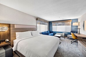 Hypo-allergenic bedding, in-room safe, desk, laptop workspace - Holiday Inn Express La Mesa Near SDSU by IHG (San Diego)