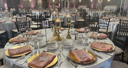 Holiday Inn & Suites Chicago North Shore (Skokie) by IHG