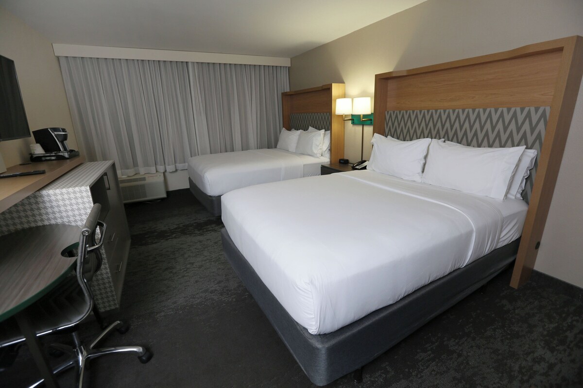 Standard Room, 2 Queen Beds | In-room safe, desk, iron/ironing board, cribs (free)