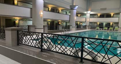 Holiday Inn Chicago North Shore by IHG
