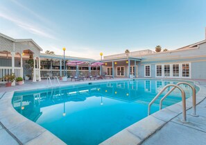 屋外プール