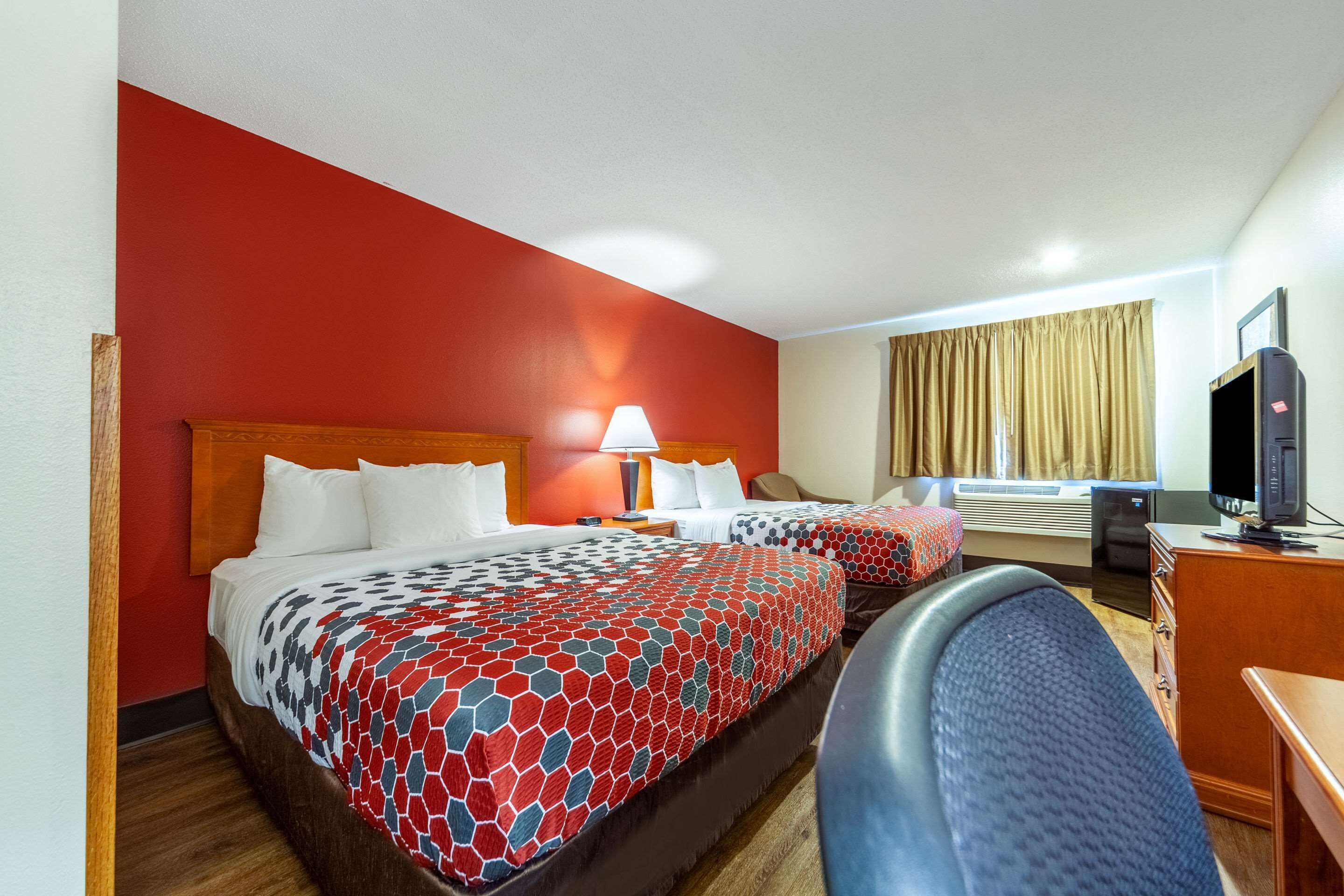 standard room, 2 queen beds, non smoking | desk, blackout curtains, iron/ironing board, rollaway beds