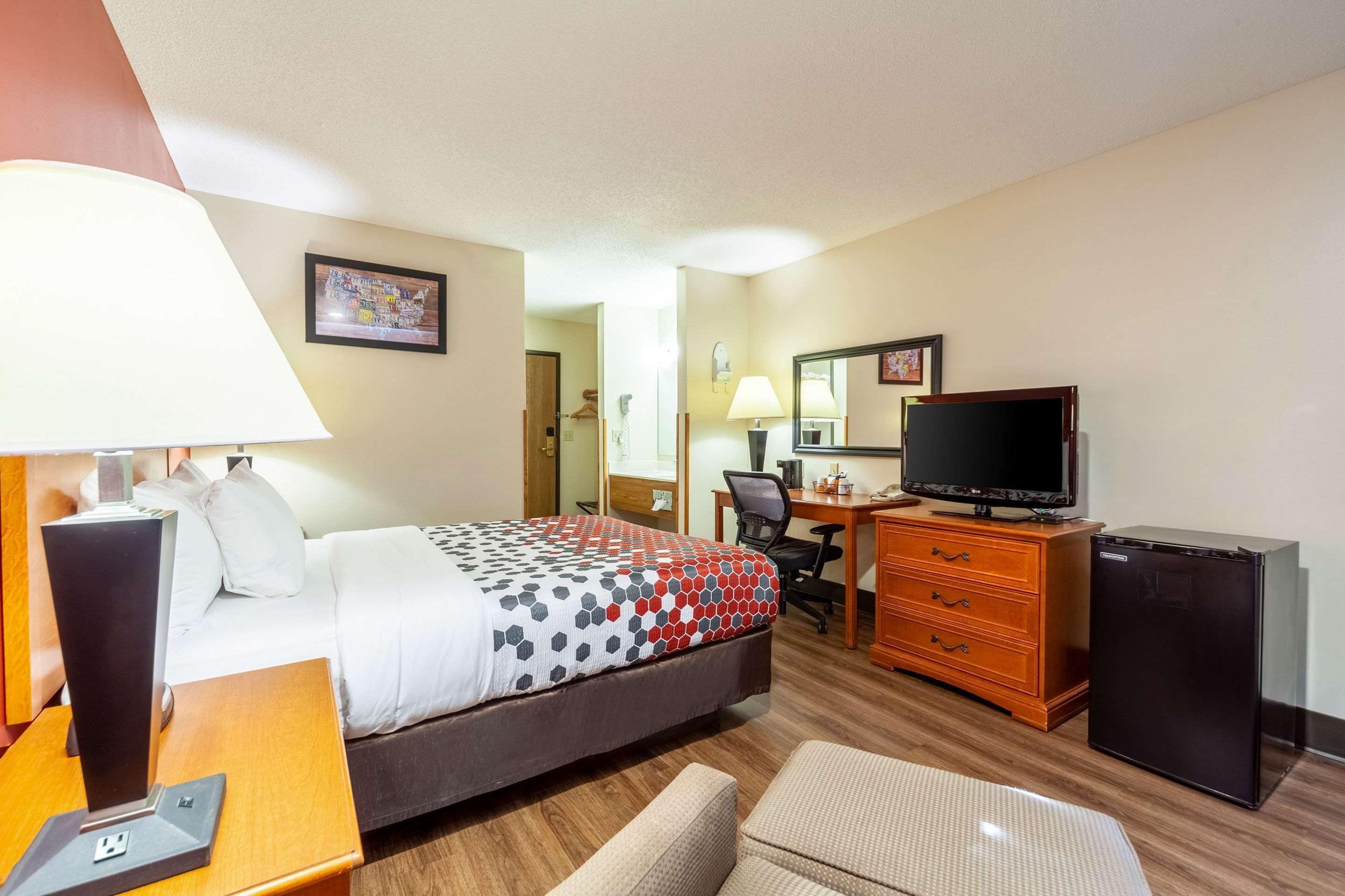 Habitación estándar, 1 cama de matrimonio, no fumadores | Escritorio, cortinas opacas, tabla de planchar con plancha