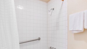 Unclassified image, 3 of 29, button - OYO Hotel Waco University Area/ I-35 (Waco)
