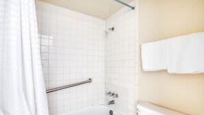 Unclassified image, 4 of 29, button - OYO Hotel Waco University Area/ I-35 (Waco)