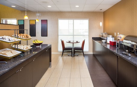 Free daily buffet breakfast