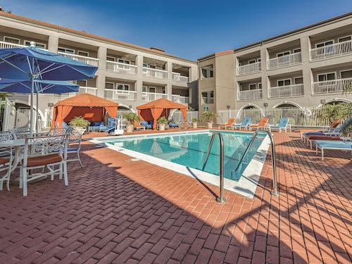 La Quinta Inn & Suites by Wyndham San Francisco Airport West