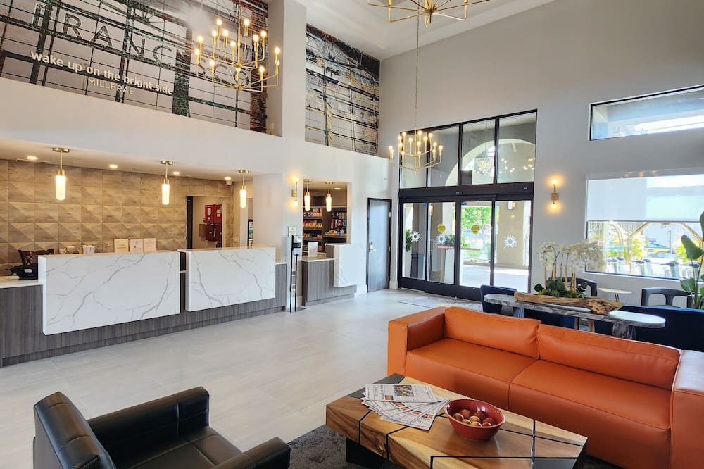 La Quinta Inn & Suites by Wyndham San Francisco Airport West