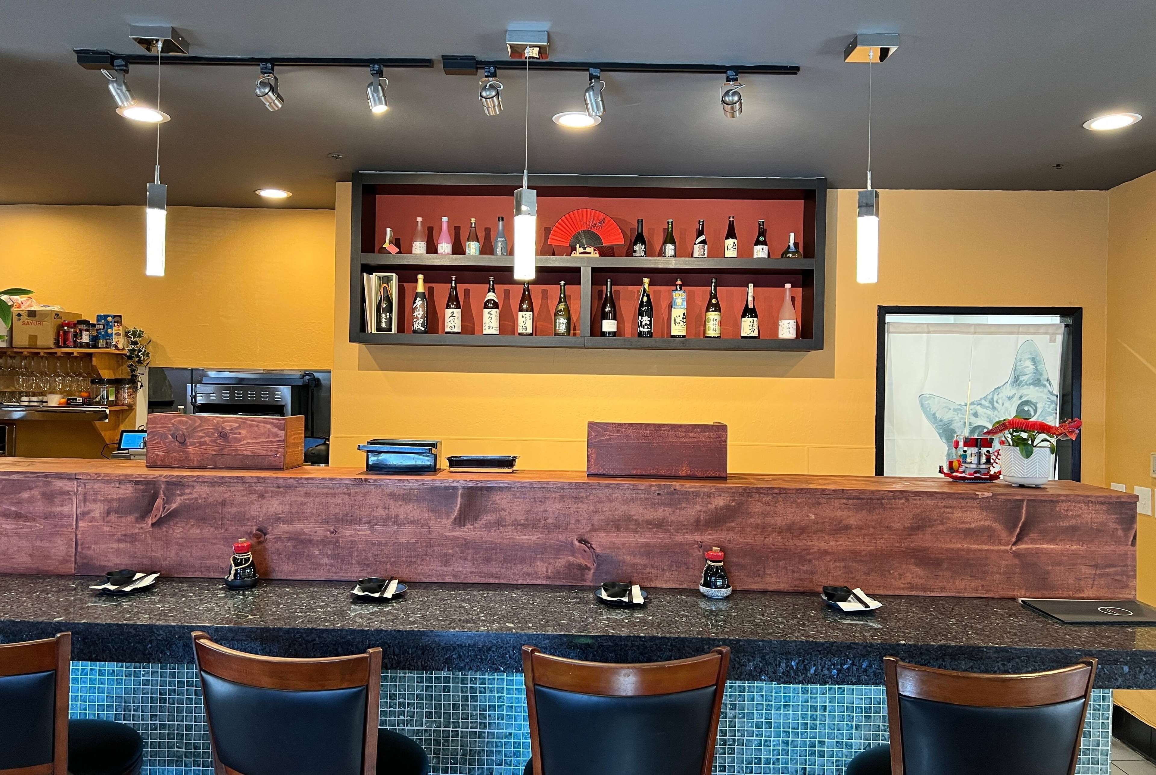 lunch and dinner served