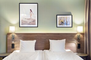 Desk, laptop workspace, blackout drapes, free cribs/infant beds - Best Western Plus Skogshöjd (Sodertalje)