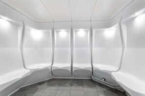 Een sauna, een bubbelbad