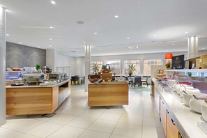 Petit déjeuner buffet compris tous les jours