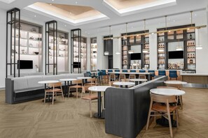 Lounge -  Delta Hotels by Marriott Santa Clara (Santa Clara)