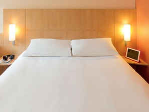 Standard Double Room, 1 Double Bed | Desk, soundproofing, free WiFi, bed sheets