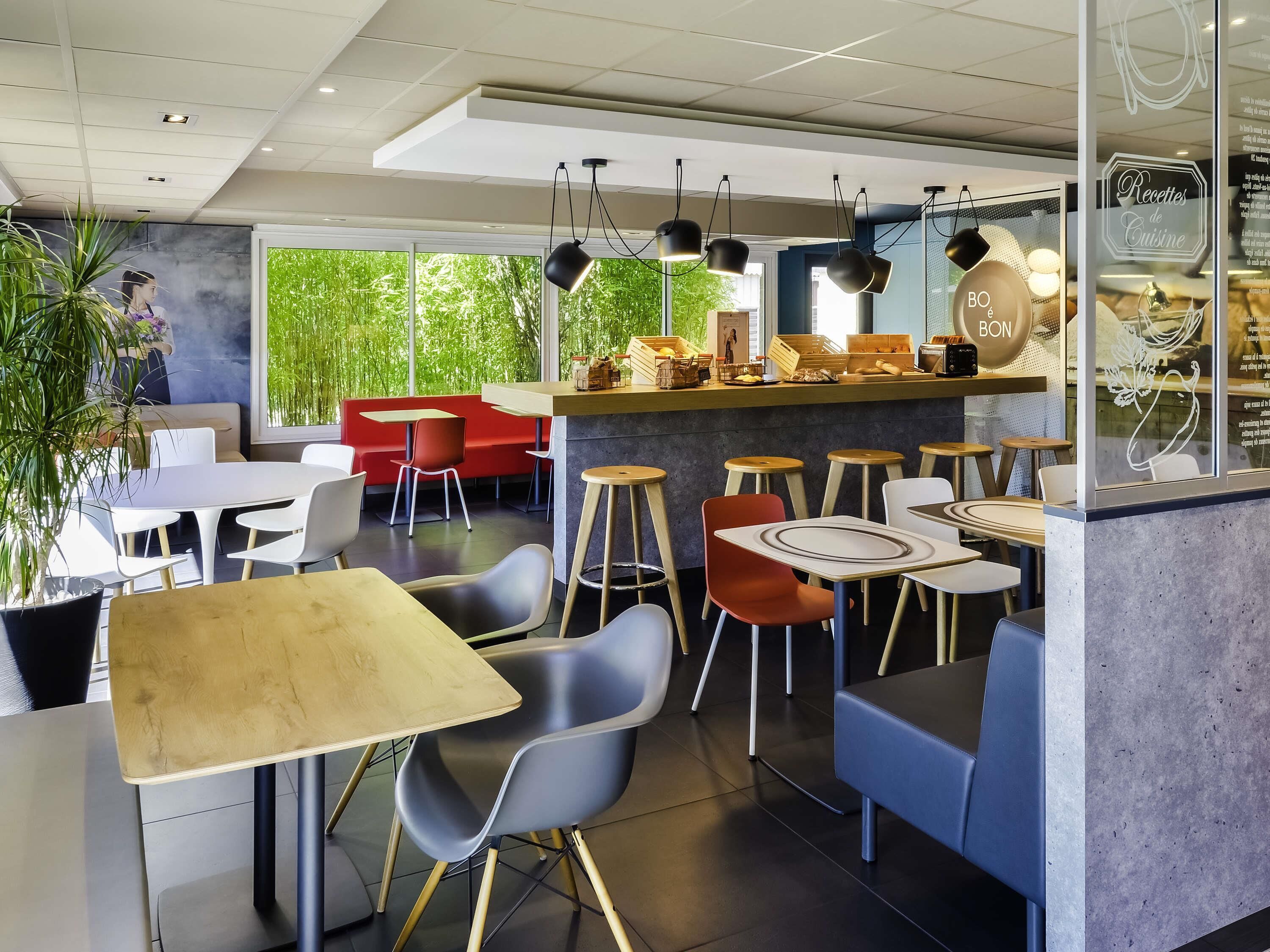 Tägliches Frühstücksbuffet gegen Gebühr