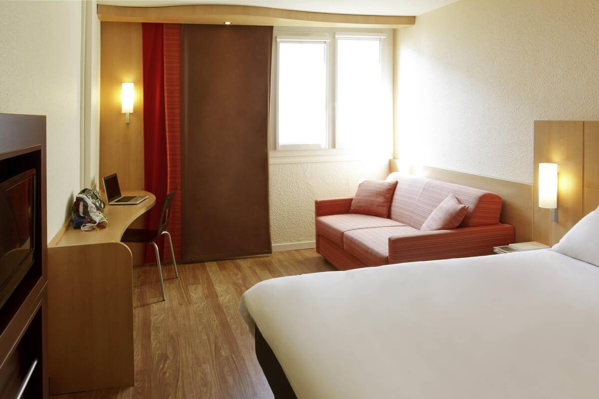 Kamar Double Standar, 1 Tempat Tidur Double | Meja kerja, kedap suara, Wi-Fi gratis, dan seprai linen