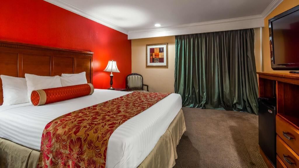 Blackout curtains, iron/ironing board, WiFi, bed sheets