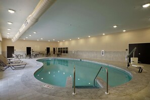 Una piscina cubierta
