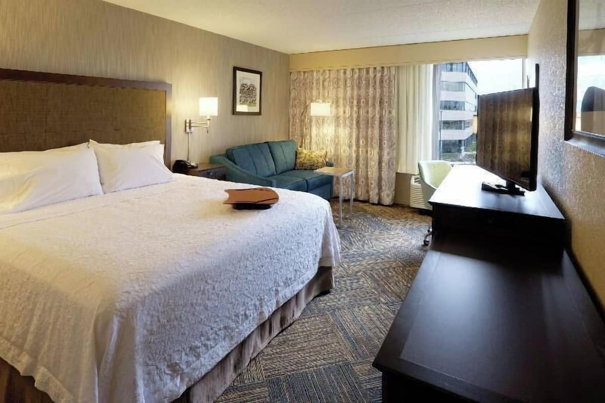 In-room safe, desk, blackout drapes, free cribs/infant beds