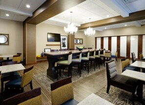Dining - Hampton Inn Green Bay Downtown (Green Bay)
