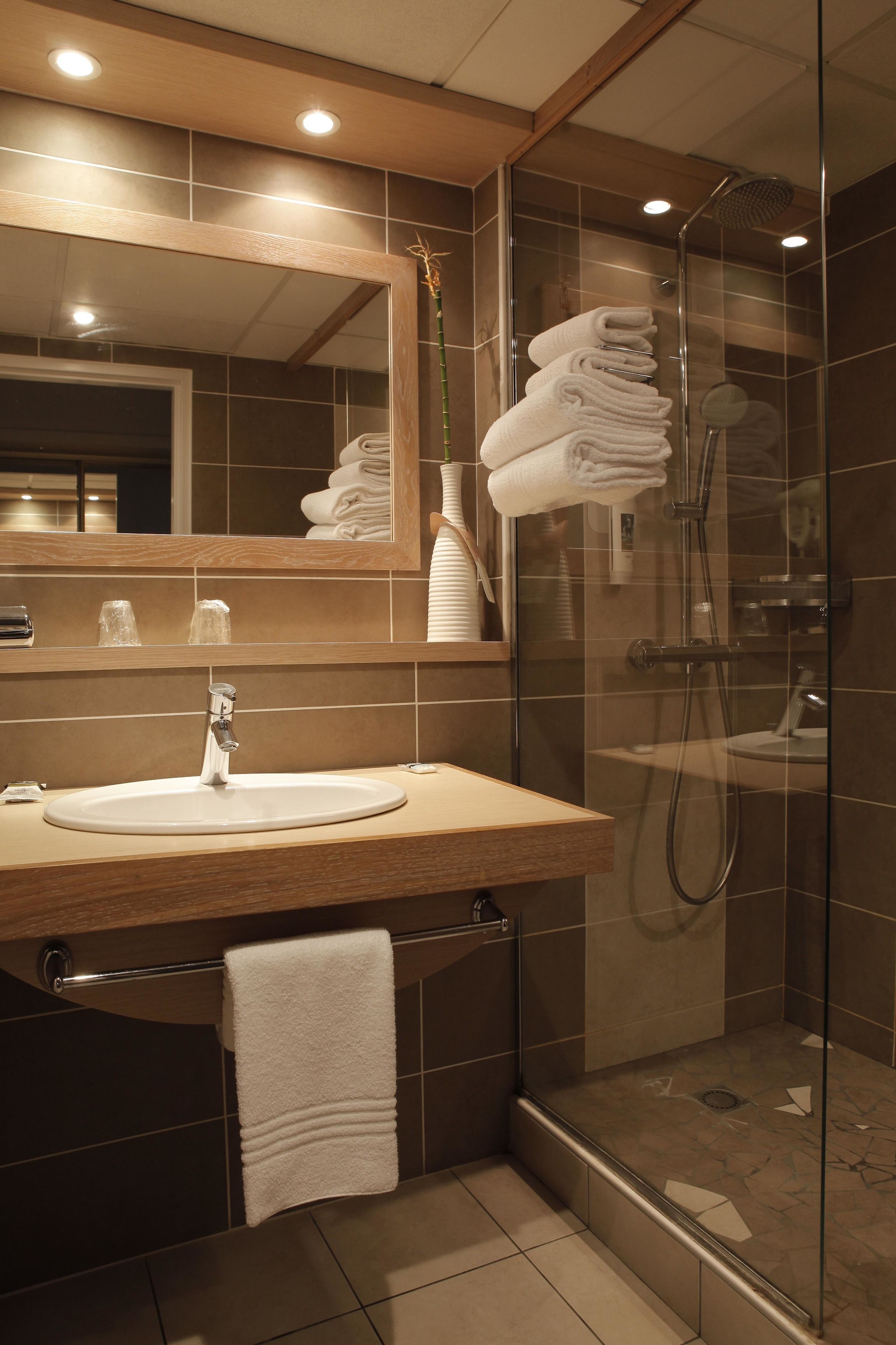 minibar, in-room safe, desk, laptop workspace