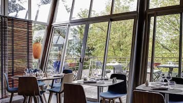 Lunch and dinner served, French cuisine