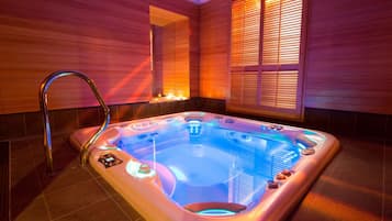 Indoor spa tub