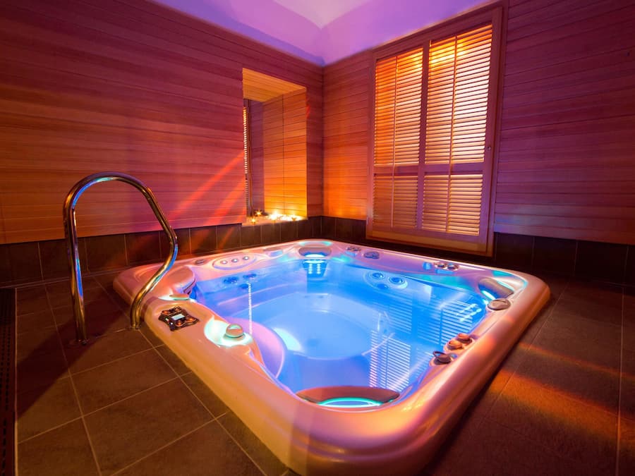 Bain à remous intérieur