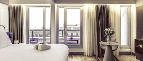 Minibar, coffres-forts dans les chambres, bureau, chambres insonorisées