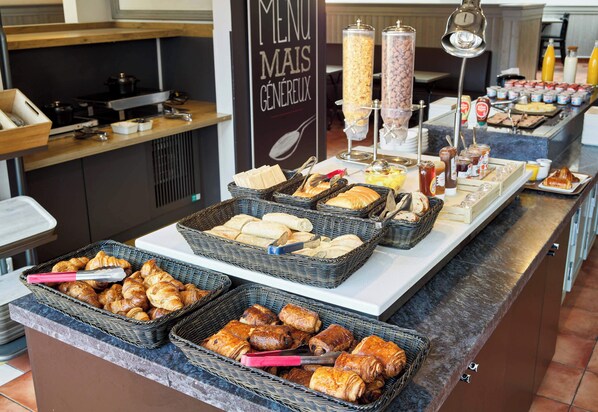 Café da manhã com buffet todos os dias mediante uma taxa
