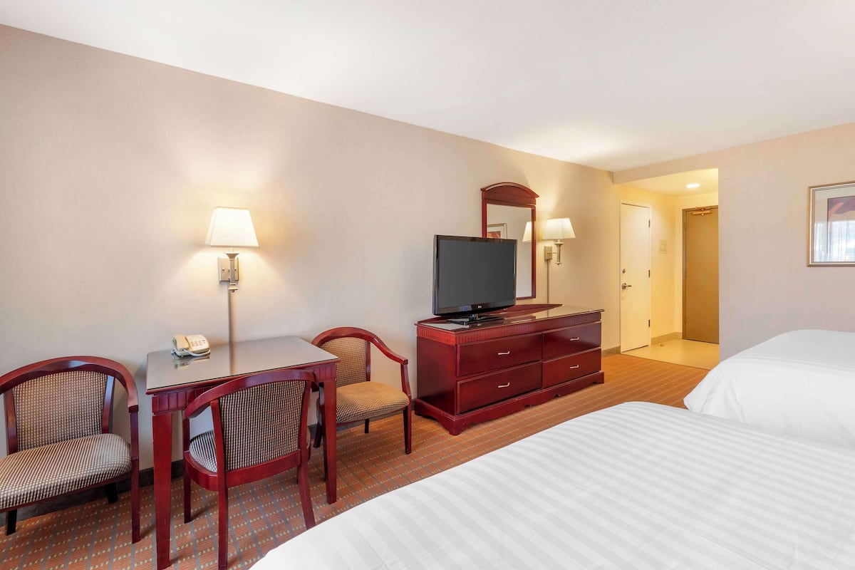 In-room safe, desk, laptop workspace, blackout curtains