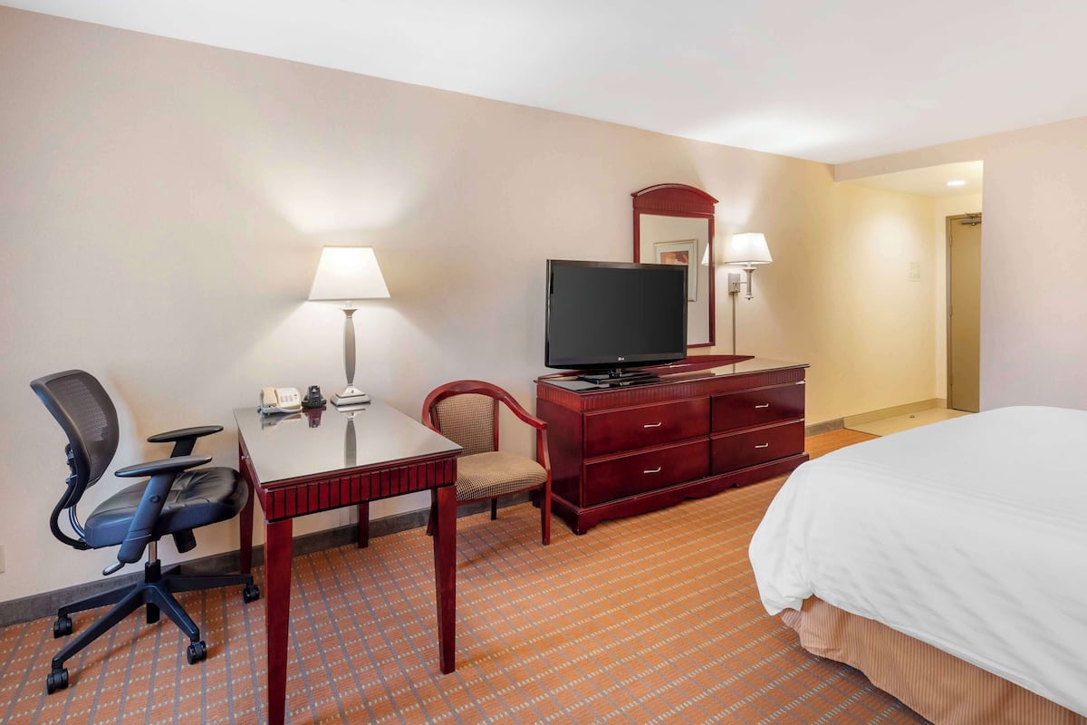 In-room safe, desk, laptop workspace, blackout curtains