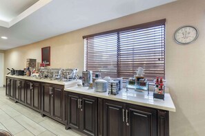 Free breakfast  - Best Western Plus West Covina Inn (West Covina)