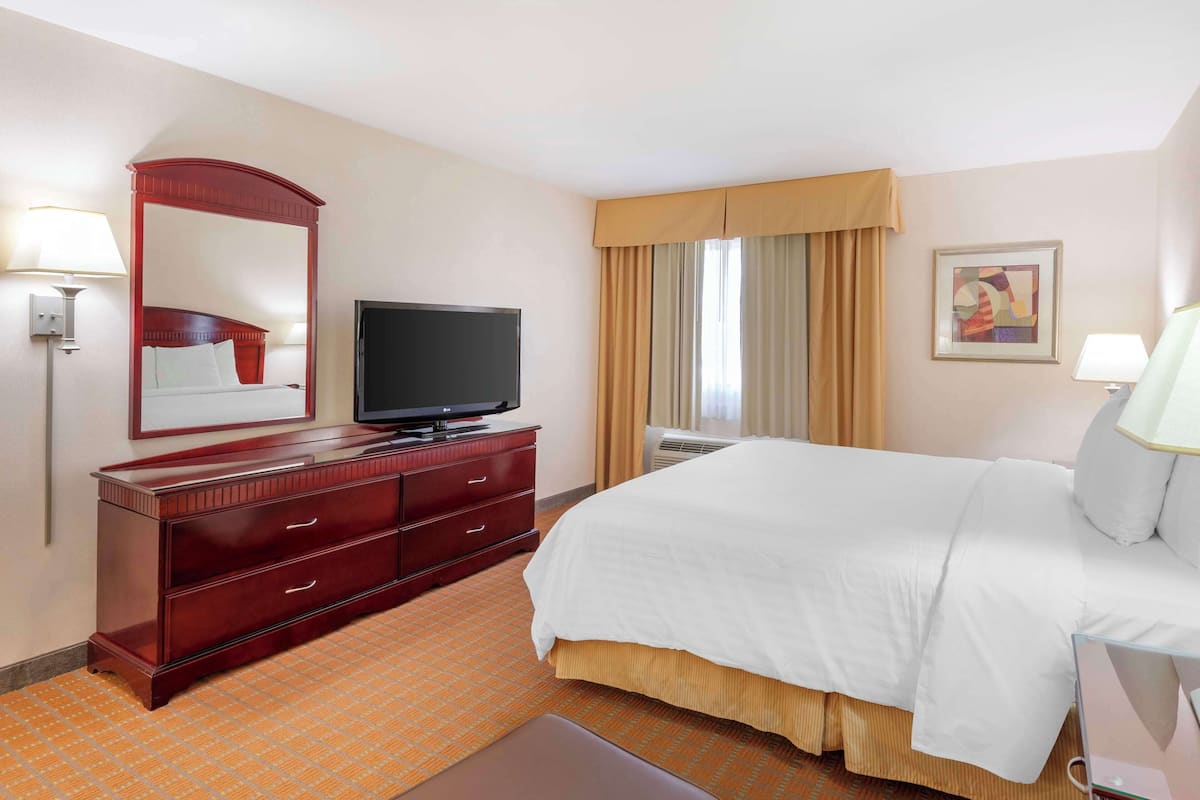 Caja fuerte, escritorio, espacio para trabajar con un portátil